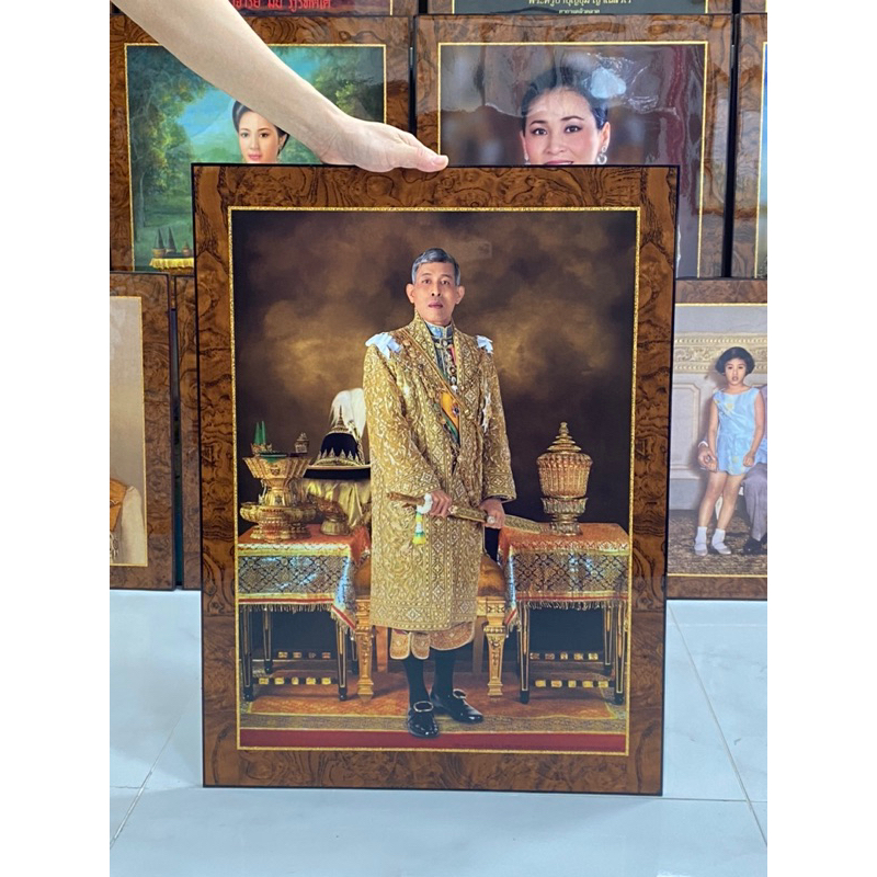 กรอบรูปวิทยาศาสตร์ ร.10 รัชกาลที่10 แบบ2 รูปพร้อมกรอบ 18x24 นิ้ว