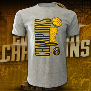 เสื้อยืดคอกลม บาสเกตบอล NBA เสื้อยืดลาย Denver Nuggets รุ่น NBA Chmpions 22-23 #BK0194 พิมพ์ทั้งตัว ไซส์ S-5XL