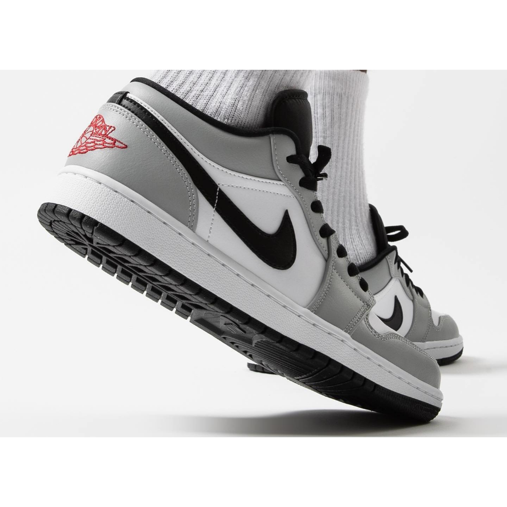 Nike Air Jordan 1 Low “Light Smoke Grey” ของแท้ 100%
