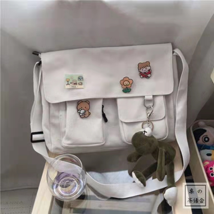 819 กระเป๋าสะพายไหล่ ผ้าแคนวาส สไตล์ มินิมอลชิคๆ มี 2 สีให้เลือก น้ำหนักเบา ช่องเก็บของเยอะ