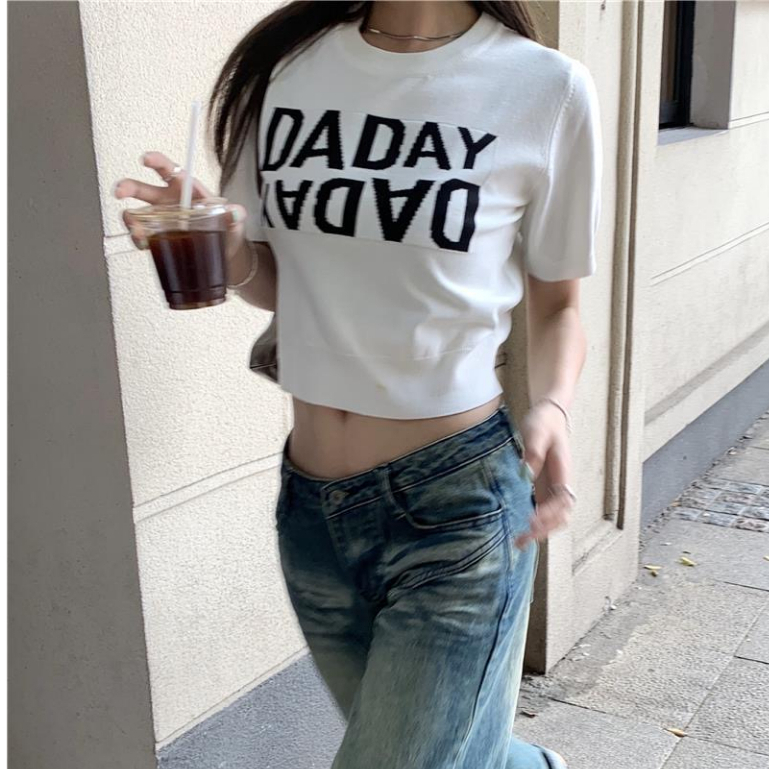 พร้อมส่ง เสื้อยืดแขนสั้น ใส่สบายไม่คันผ้าถัก สื้อเซ็กซี่น่ารักสไตล์OOTD มีขาว ดำ เสื้อผ้าแฟชั่นผู้หญิง