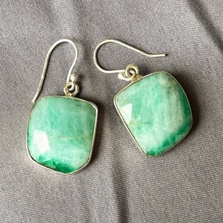 ต่างหูมรกต ( Emerald Jasper ) หินเเท้ 💚