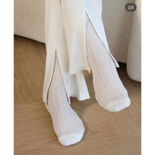 VALENCIA LACE SOCKS ถุงเท้าลายลูกไม้ถัก ข้อยาว เนื้อนุ่มยืดหยุ่น ใส่สบาย