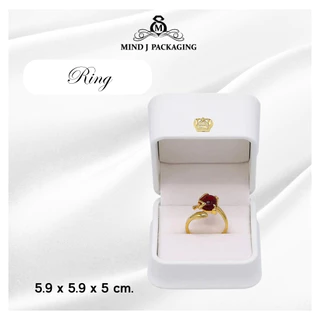 กล่องใส่เครื่องประดับสีขาว Crown Collection งานสุดหรู หุ้มหนัง PU วาววับ กล่องเครื่องประดับมงกุฎ
