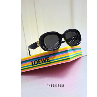 แว่นกันแดด LOEWE Black  LW40103U / ตัวแทนจำหน่าย LOEWE EYEWAER เป็นทางการ