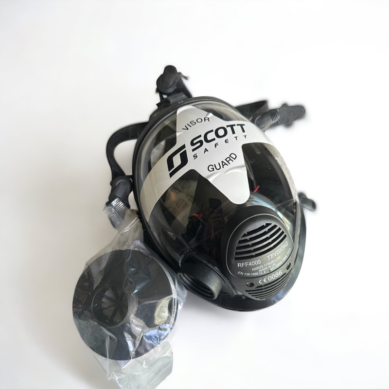 หน้ากากป้องกันสารเคมี ยี่ห้อ Scott Safety รุ่น RFF4000