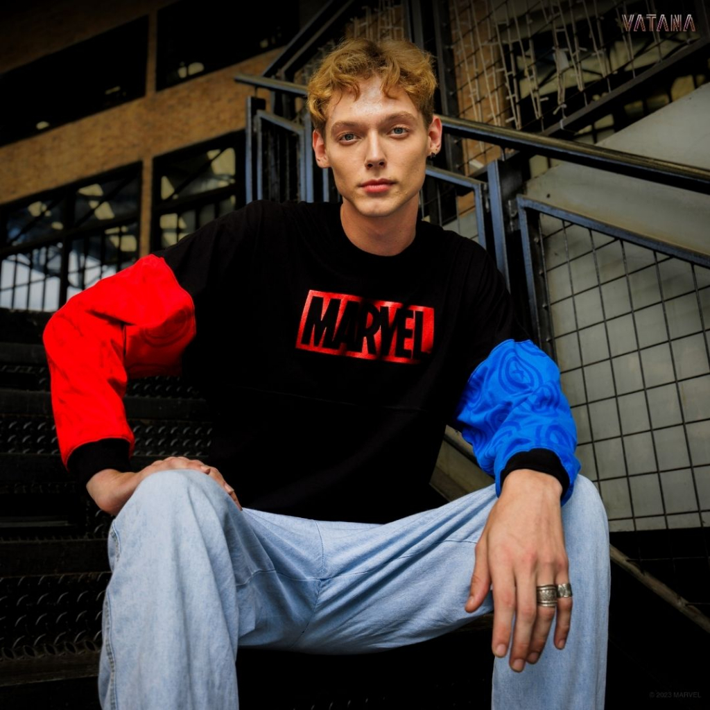 VATANA เสื้อแขนยาว พิมพ์ลาย CAPTAIN AMERICA VS IRONMAN | Sweatshirt ลิขสิทธิ์ MARVEL