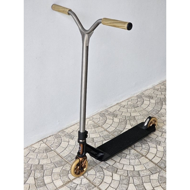 สกู๊ตเตอร์ขาไถ *มือสอง Oxelo รุ่น MF540 สี Icons ปกติ 4800.-