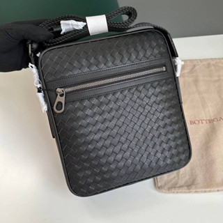 B Veneta Messenger Bag Original • หนังลูกวัวแท้ • สายสะพาย พร้อมเลื่อนปรับระดับ • ถุงผ้า ถุงกระดาษ