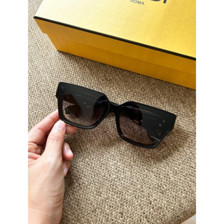 Fendi First Sunglasses ร้านเราขายของแท้เท่านั้นนะค้า FE40099F