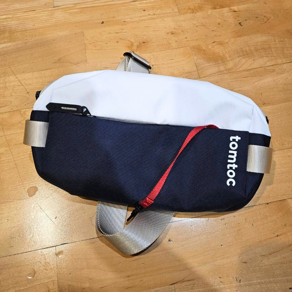 TOMTOC URBAN SLING BAG WITH 8-INCH MINIMALIST EDC DESIGN กระเป๋าสะพายข้าง - INKY BLUE