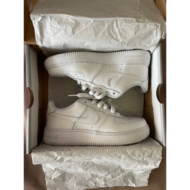 รองเท้า Nike Air Force 1 สีขาว