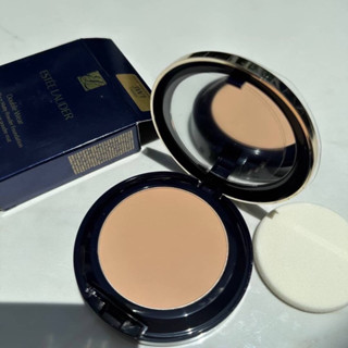 Esteeแป้งผสมรองพื้น Double Wear Stay-In-Place Matte Powder Foundation 12 g tawny เหมาะสำหรับผิวสองสี  แป้งผสมรองพื้น