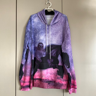 ส่งต่อเสื้อกันหนาวมีฮูดลายสล็อตขี่ม้า