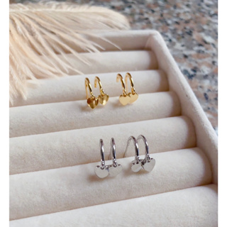 332-goodgift_station-925 silver needle love earrings ต่างหูแบบเจาะ ทรงครึ่งวงกลมห้อยรูปหัวใจ ใส่ได้กับรูเจาะปกติ