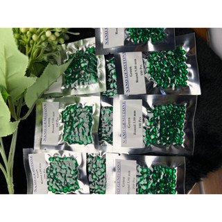 Green Emerald lab Round 5.00mm 100 pieces