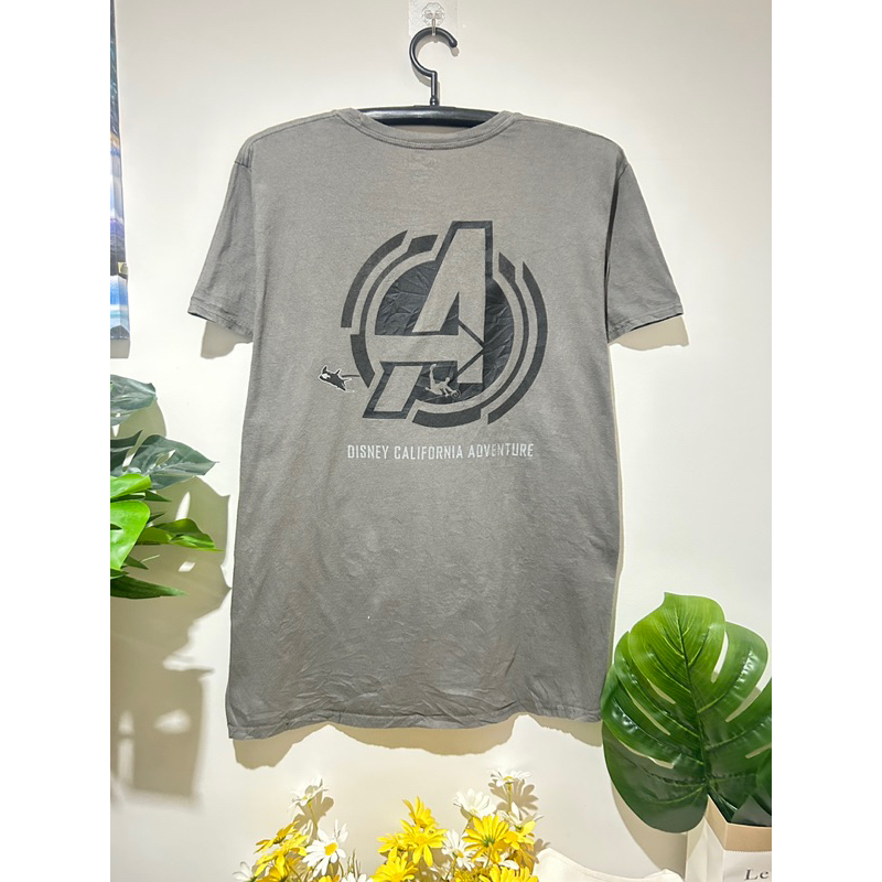 เสื้อยืดมือสองDisney Parks Avengers Campus T Shirt