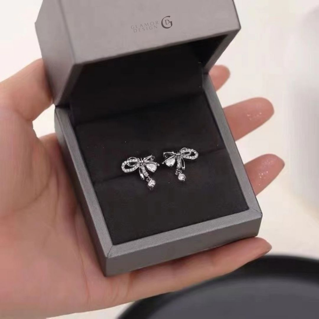 GLAMOR✨ต่างหูเงินแท้ Girly Knot ต่างหูเพทาย เท่น่ารัก ต่างหูแฟชั่น ตุ้มหูเงินแท้ ต่างหูผู้หญิง รูปที่ 5