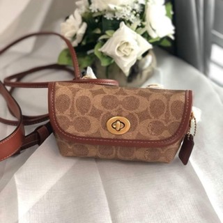 COACH 317 Turnlock Flare Belt Bag