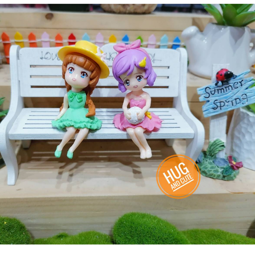 ตุ๊กตาสาวน้อยนั่งห้อยขา (ราคา/1ชิ้น) ขนาด 3.3 X 7 ซม. (ไม่มีม้านั่ง)