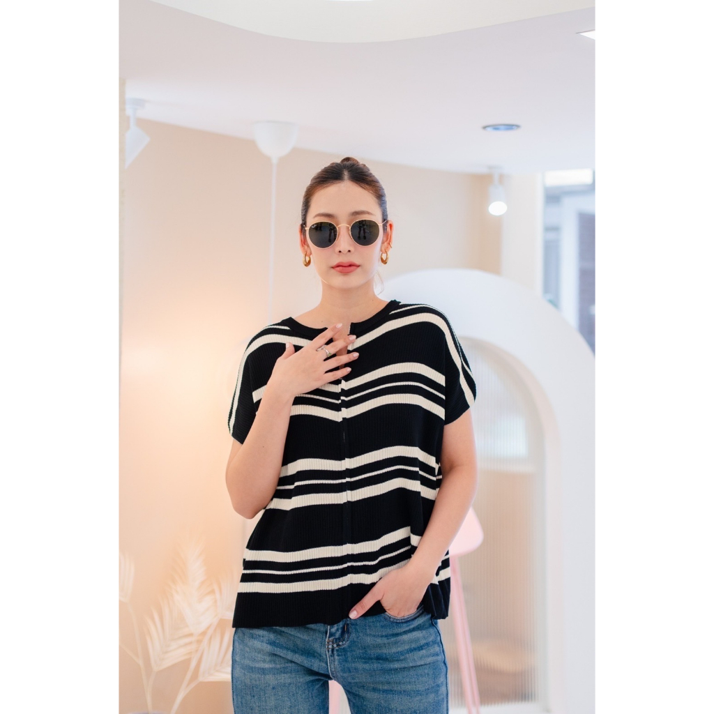 M932 ไหมพรม4 สีทอลายริ้ว รุ่นใหม่ล่าสุด M932 200.-ค่ะ ขนาดสินค้า รอบอก4