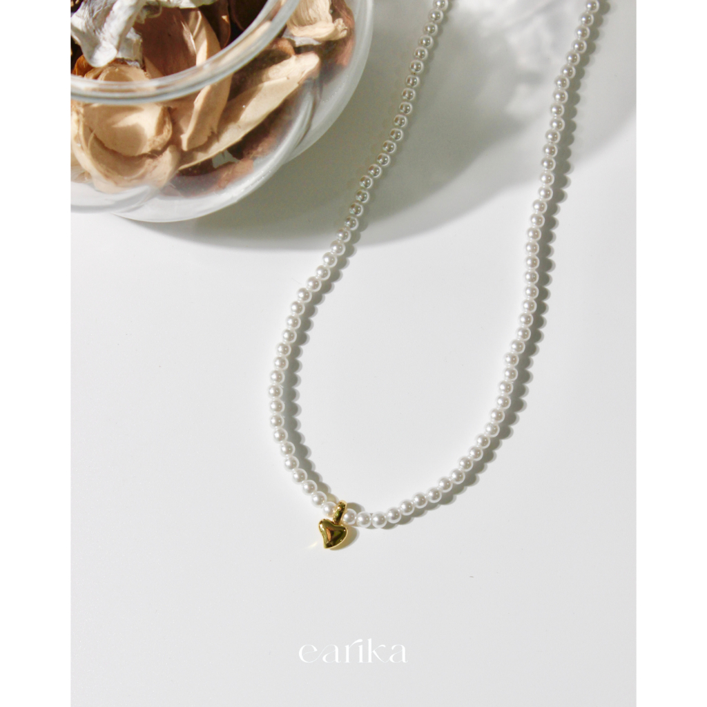 earika.earrings - mini gold heart pearl beads necklace สร้อยคอไข่มุกจี้หัวใจสีทอง เหมาะสำหรับผิวแพ้ง