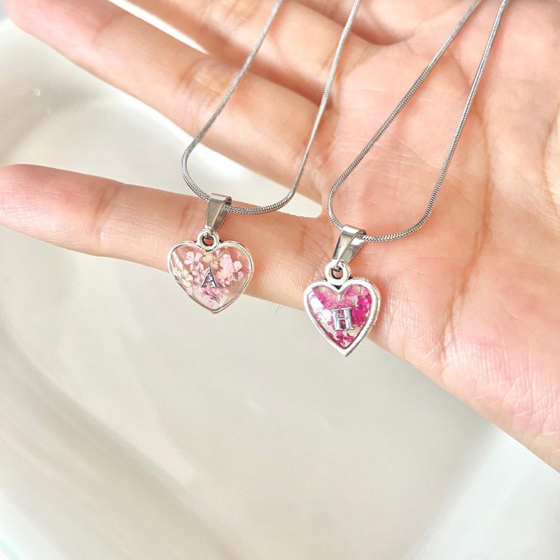 SJ043 สร้อยเรซิ่นดอกไม้ Ammi Majus แต่งอักษร (📍แจ้งสีดอกไม้และตัวอักษรในแชทนะคะ) - รูปที่ 5