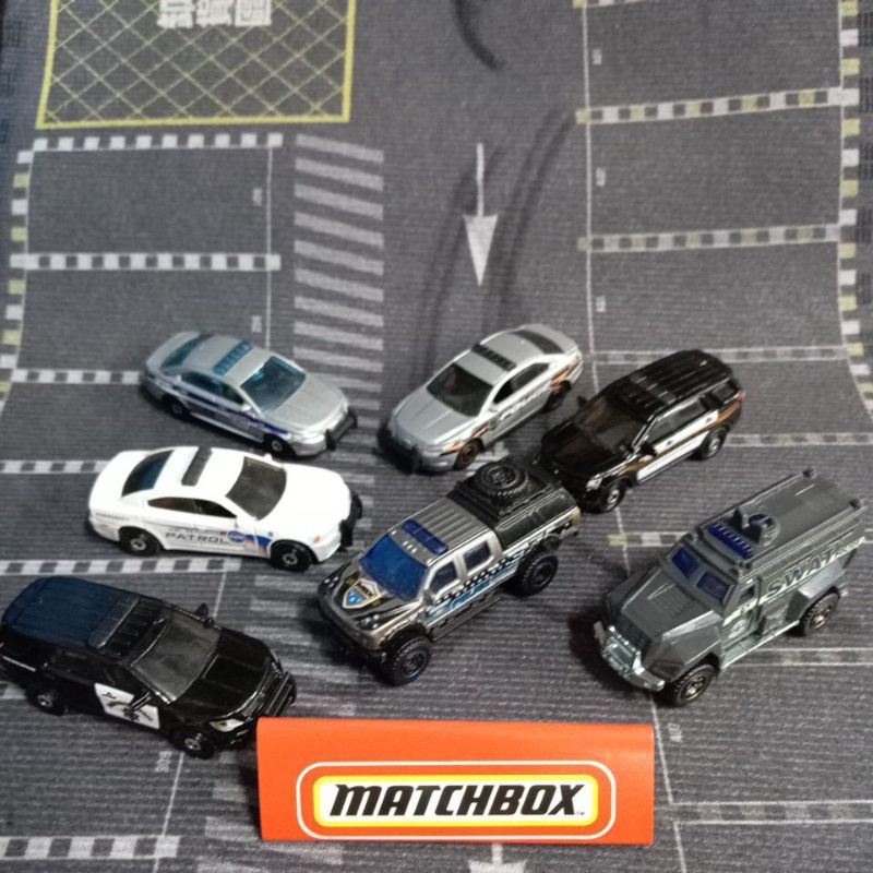 (5)ชุด ตำรวจ รถ Matchbox  โมเดลรถ ขนาดเล็ก ของเล่นสะสม รถของเล่น 1:64 นอกแพ็คเกจ สภาพดี