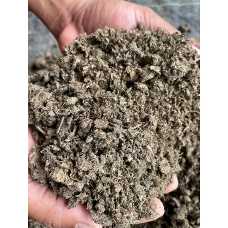 มูลวัวแห้ง 100% ถุงละ 2 kg ปุ๋ยคอก ปุ๋ยขี้วัวแห้ง ไม่ผสมดิน  พร้อมใช้ บำรุงพืชผักสวนครัว ไม้ดอกและไม้ประดับ