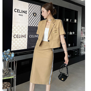 SET BLAZER CELINE ชุดเซท สูทครอปแขนสั้น งานพรีเมียมเกินบรรยายมาก ใช้ผ้าเนื้อดีสุดๆ ซับในทั้งตัว  ติดLOGO ทองด้านหน