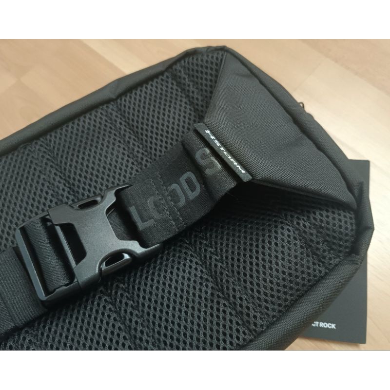 กระเป๋า Under Armour Project Rock Waist Bag กระเป๋าคาดอก UA สินค้าแท้ 100%