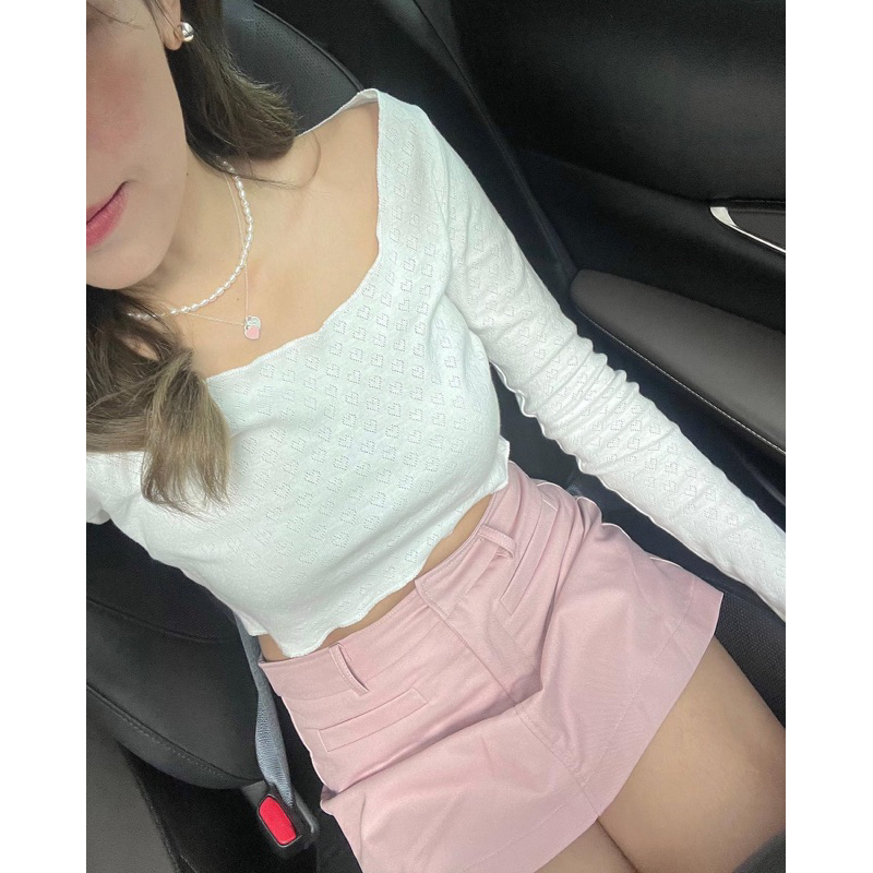 KINDARARE — Anne-marie Top ( พร้อมส่ง) (สื้อปาดไหล่แขนยาว แต่งฉลุลายหัวใจ พร้อมส่ง)