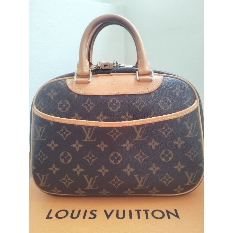 📍ราคาพิเศษ 12,900 บาท📍Louis Vuitton Trouville PM Monogram Canvas ปี 2007 ราคา 📍 14,900 บาท