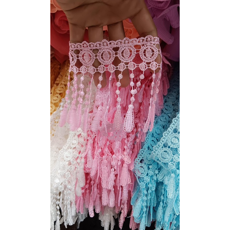 ยาว 5 เมตร ลูกไม้ตกแต่ง ระบายตุ้งติ้งแต่งขอบพาน หน้ากว้าง 14ซม