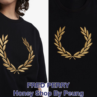 [ของแท้ พร้อมส่งในไทย] Fred Perry Laurel Wreath T Shirt Col : Black (SS23 ตัวเสื้อสีดำปักสีทองเด่น สวยงามมากค่ะ ชิ้นนี้เ