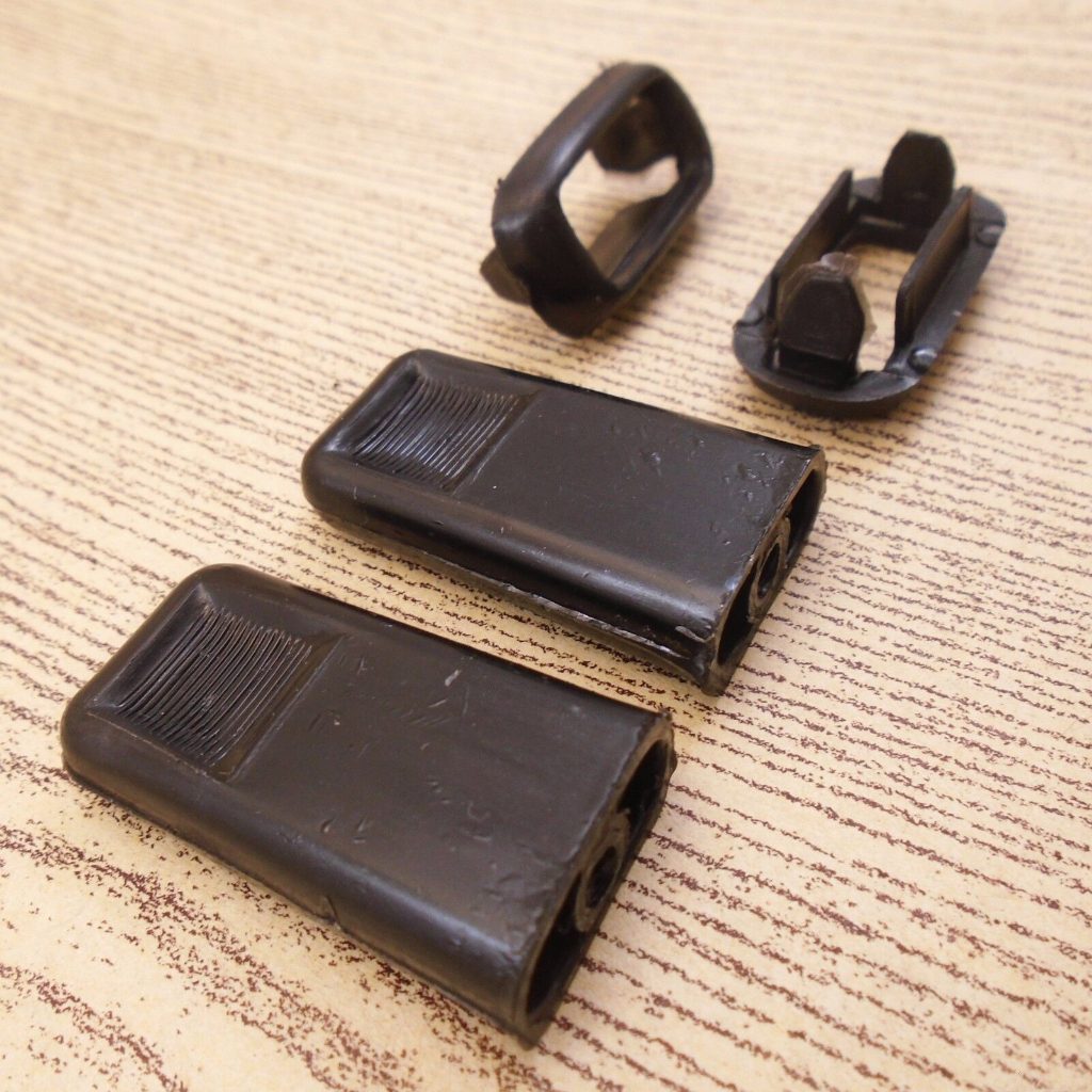 T/T HILUX PICKUP LN50 LN56 LN60 MK2 84-88 85 BLACK 2x DOOR LOCK KNOB SURROUND