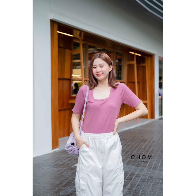 🌸 เสื้อยืด คอเหลี่ยม แขนสั้น ผ้าร่องยูนิโคล่ ลายสลับ📍size: อก 36-42” ยาว 22” 📍ผ้าร่องยูนิโคล่ (ร่องส
