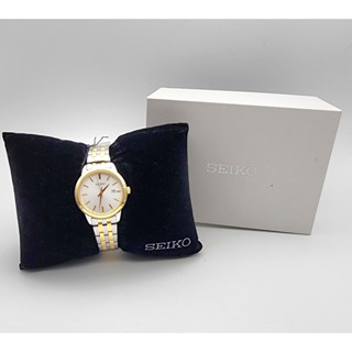 นาฬิกา SEIKO WOMENS SUR410 QUARTZ WHITE DIAL TWO TONE STAINLESS STEEL WATCH 30 MM พร้อมกล่อง (ใหม่)