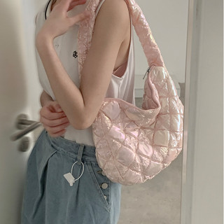 AMILA carlyn soft bag หญิงลําลองน้ําหนักเบา กระเป๋าโฮโบ ทรงก้อนเมฆ กระเป๋าสไตล์เกาหลี ลายข้าวหลามตัด กระเป๋าลงเลเซอร์เคลือบมัน Cloud