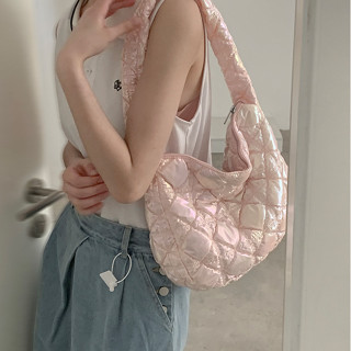 AMILA carlyn soft bag หญิงลําลองน้ําหนักเบา กระเป๋าโฮโบ ทรงก้อนเมฆ กระเป๋าสไตล์เกาหลี ลายข้าวหลามตัด กระเป๋าลงเลเซอร์เคลือบมัน Cloud