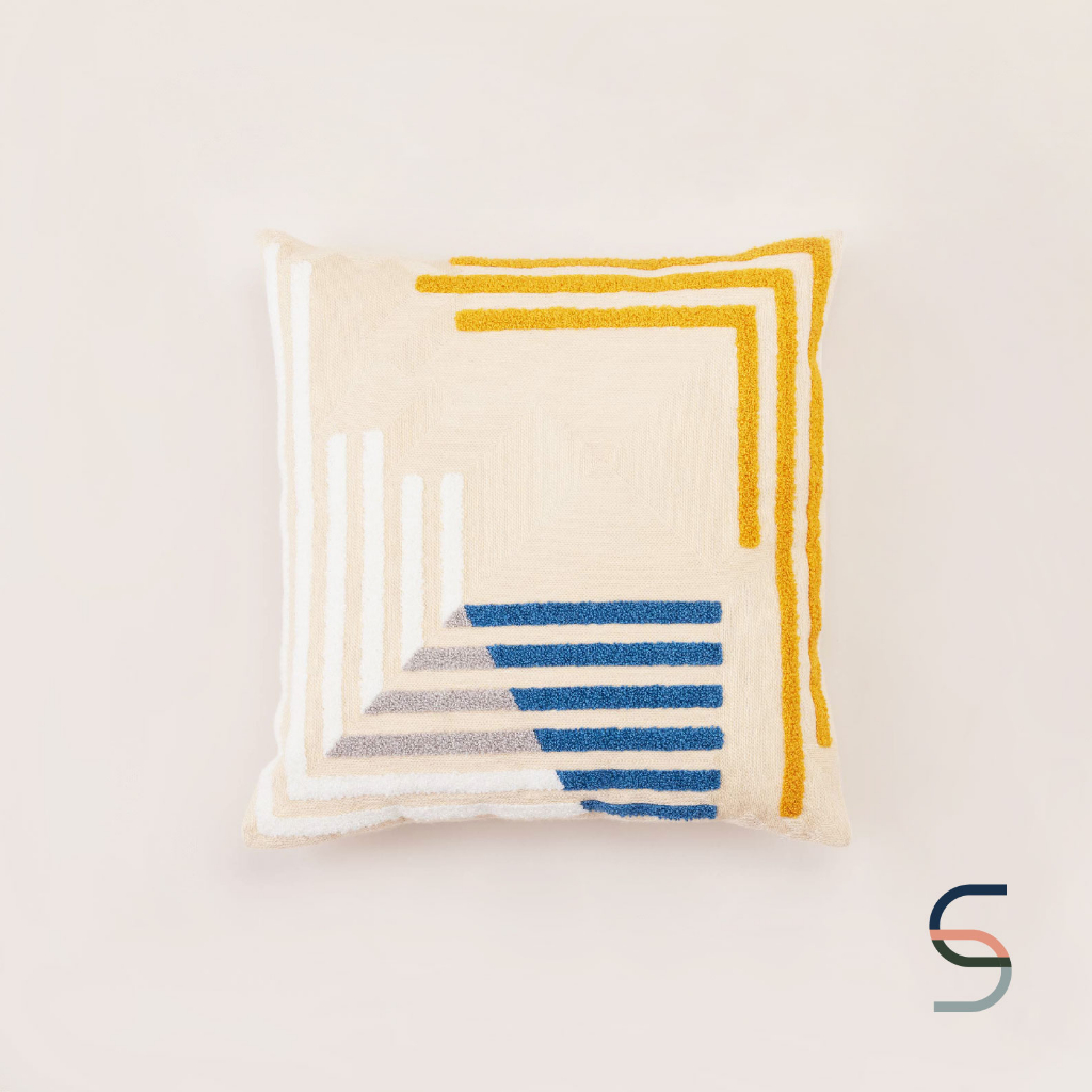 SARABARN Abstract Cushion Cover | ปลอกหมอนอิง ลายแอบสแตรกต์ สีเบจ