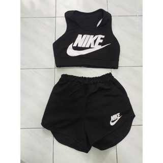 ชุดเซ็ทสำหรับออกกำลังกาย แบรนด์ Nike