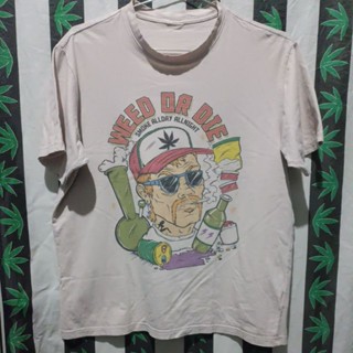 เสื้อยืดมือสอง ต่างประเทศ ลายสายเมา สายเขียว WEED OR DIE SMOKE ALLDAY ALLNIGHT Size L.อก22/ยาว27