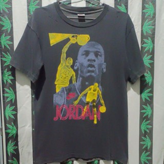 เสื้อยืดมือสอง Vintage Usa Nike 90s ลายนักบาส Michael Jordan  น่าสะสม Size L.อก21/ยาว30