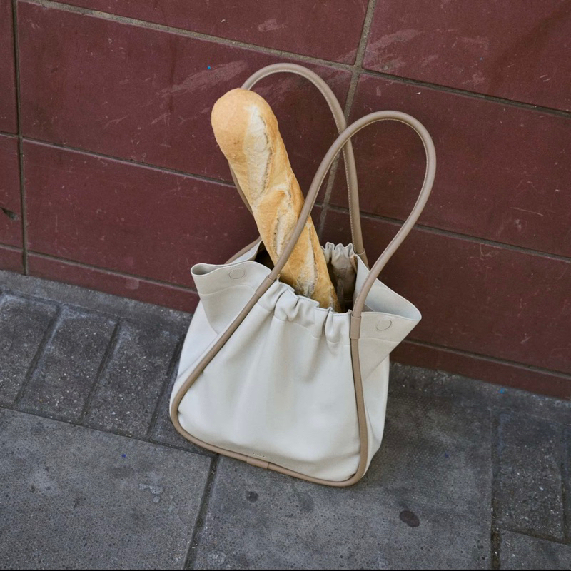 กระเป๋าสะพาย mlB - RAVIOLI TOTE (IVORY) มือ2 ส่งฟรี
