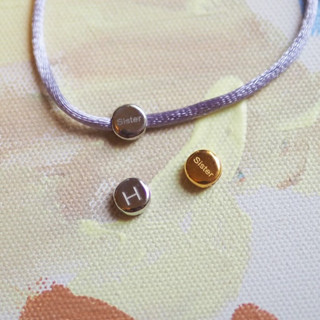 จี้ round bead สลักชื่อ อักษร หรือหน้ายิ้มได้ แถมฟรีเชือกไนล่อน