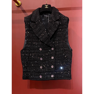 CHANEL TWEED VEST JACKET เสื้อกั๊ก ผ้าทวิส ชาแนล ผ้าสวยมาก แต่งกระดุมหน้า แต่งคริสตัล หรู แพงมาก