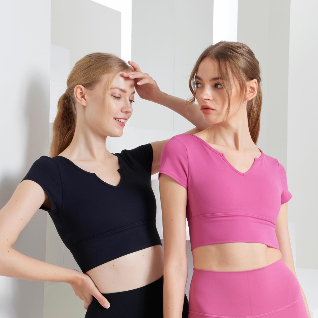 Penny Activewear บราครอป มีฟองน้ำ V Bra สปอร์ตบรา แขนสั้น คอวี ยืดหยุ่นดี สัมผัสผ้านุ่มสบาย พร้อมส่งจากไทย