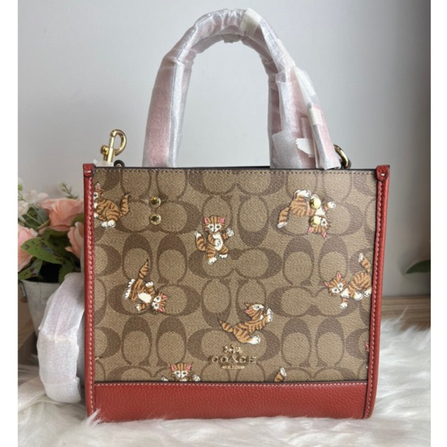 พร้อมส่ง แท้??? COACH DEMPSEY TOTE 22 IN SIGNATURE CANVAS WITH DANCING  KITTEN PRINT #CC424 hi | Shopee Thailand