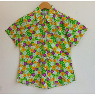 Cotton shirt เสื้อลายดอก กระเป๋าบน1 size S ลายดอกเขียวม่วง อก 36 ยาว 23 • Code : 281(3)